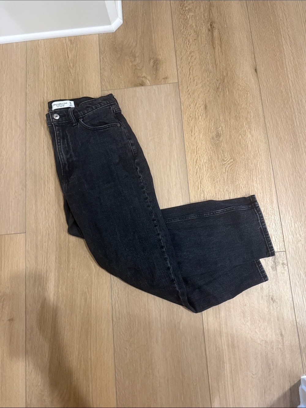 Abercrombie Black Curve Love Ultra High Rise Straight 2S